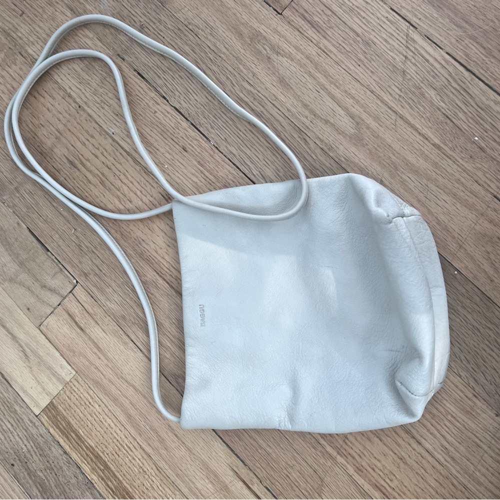 Women’s leather crossbody
